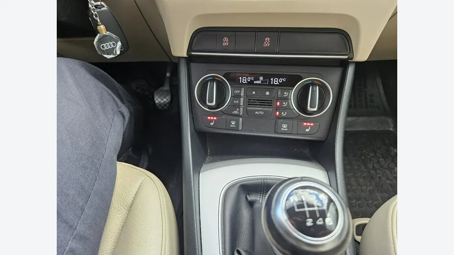 AUDI Q3 -