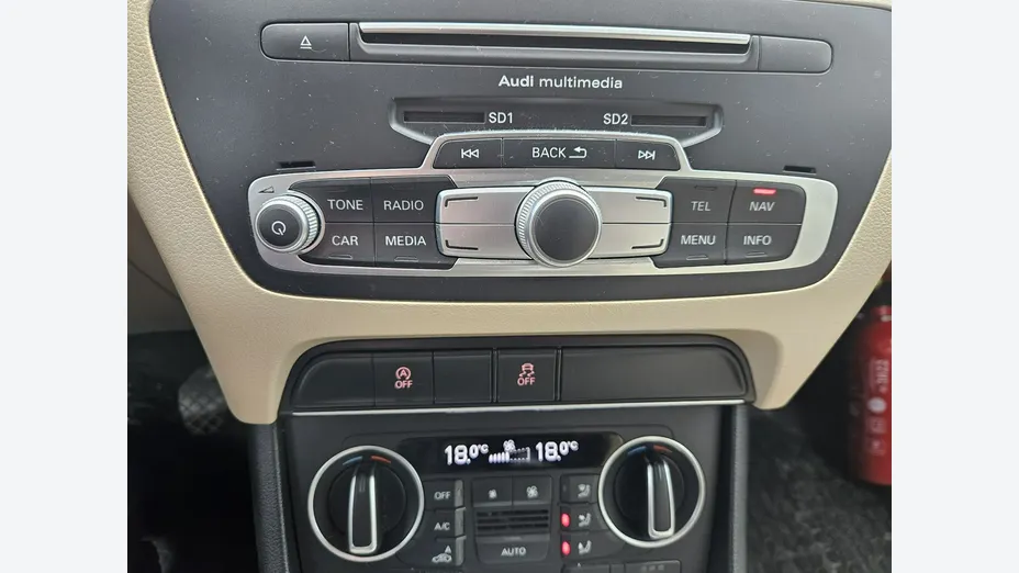 AUDI Q3 -