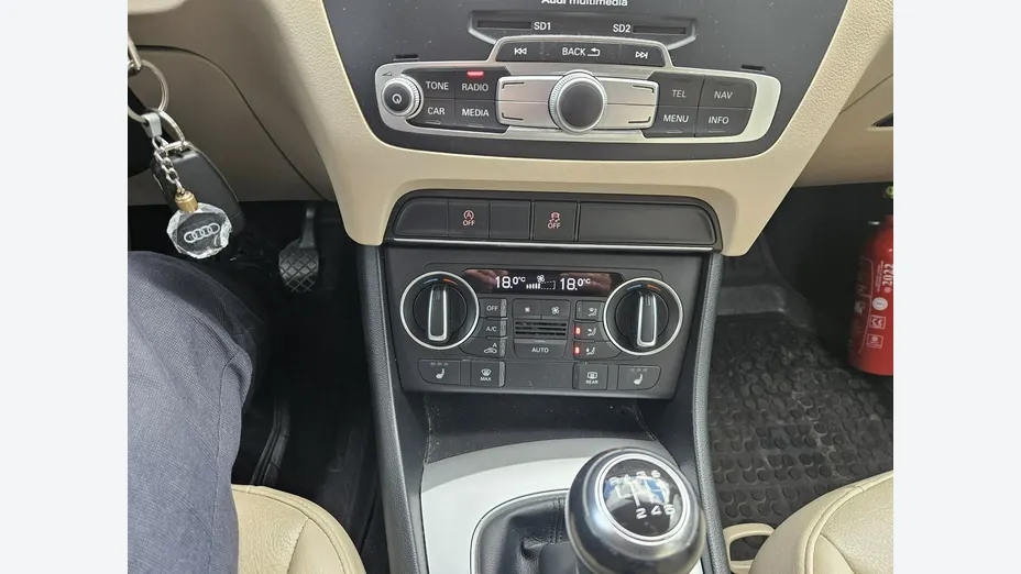 AUDI Q3 -