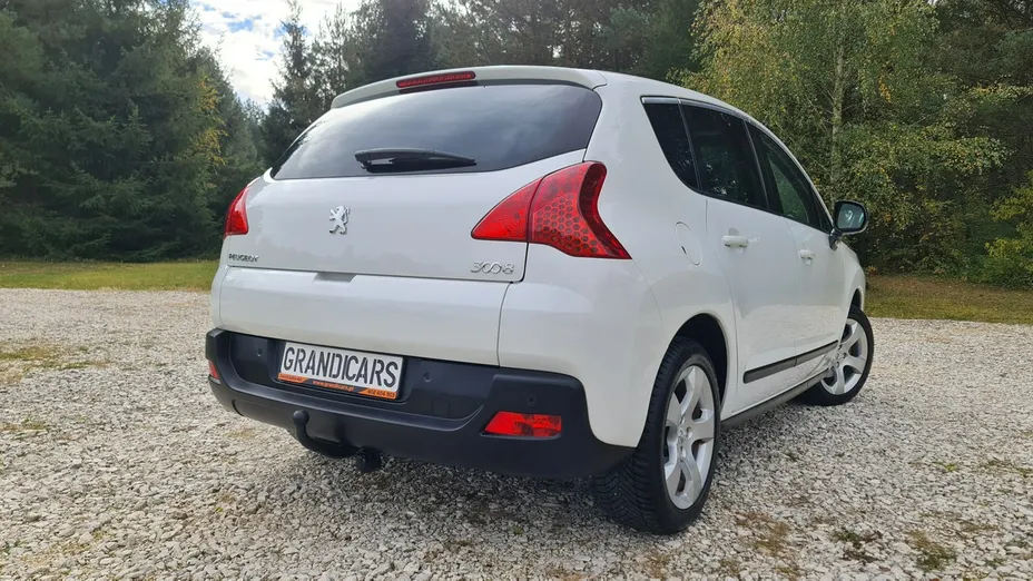 PEUGEOT 3008 -
