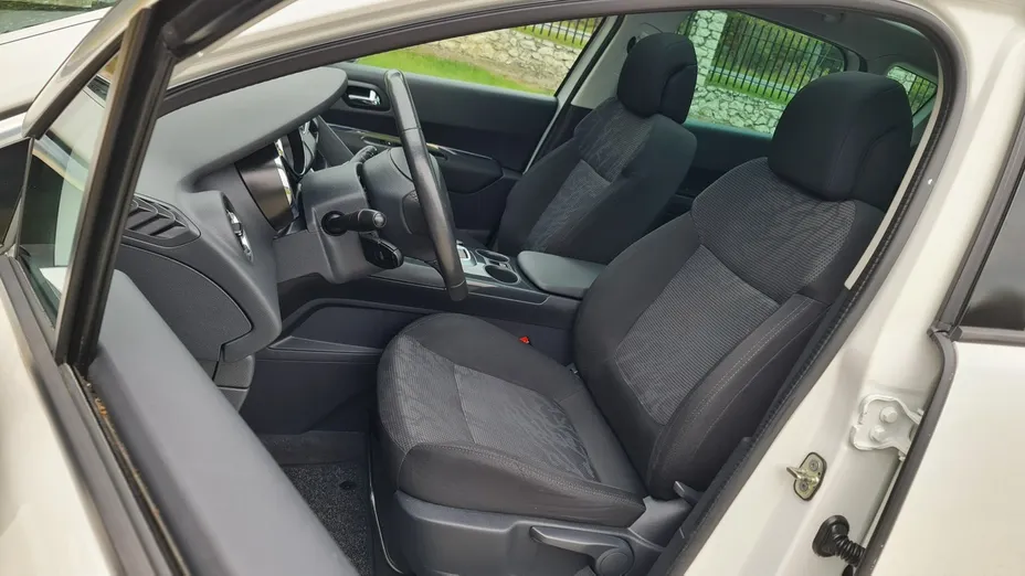 PEUGEOT 3008 -