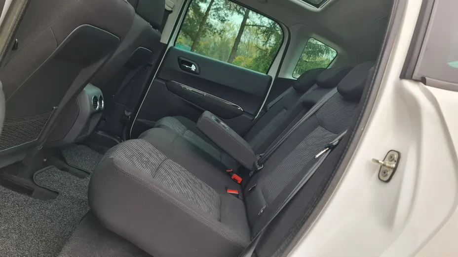 PEUGEOT 3008 -