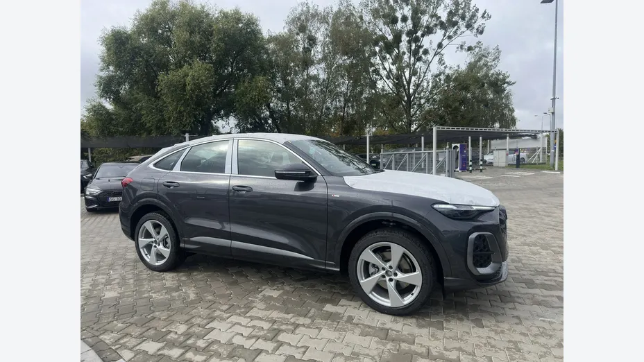 AUDI Q5 Sportback -