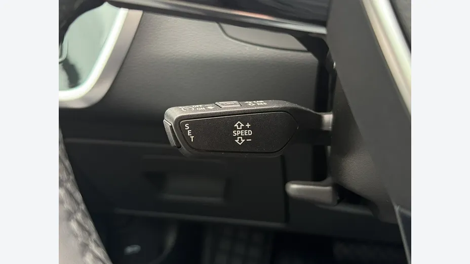 AUDI A6 -
