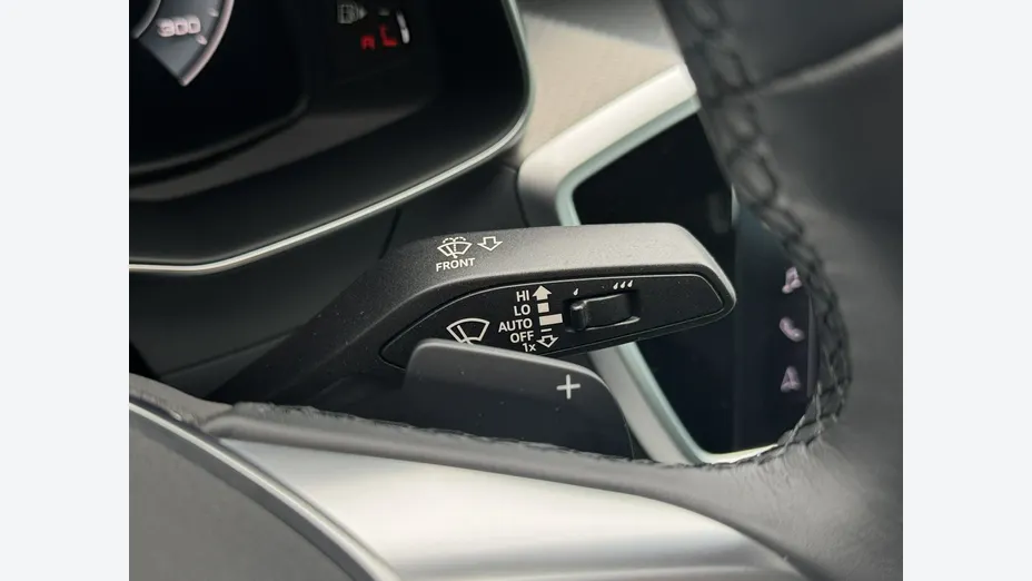 AUDI A6 -