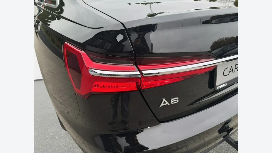AUDI A6 -