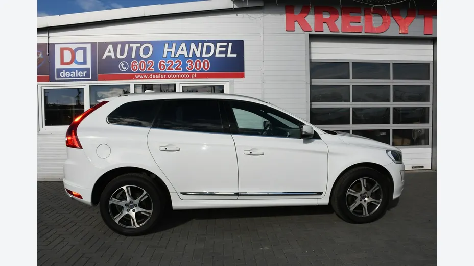 VOLVO XC60 -