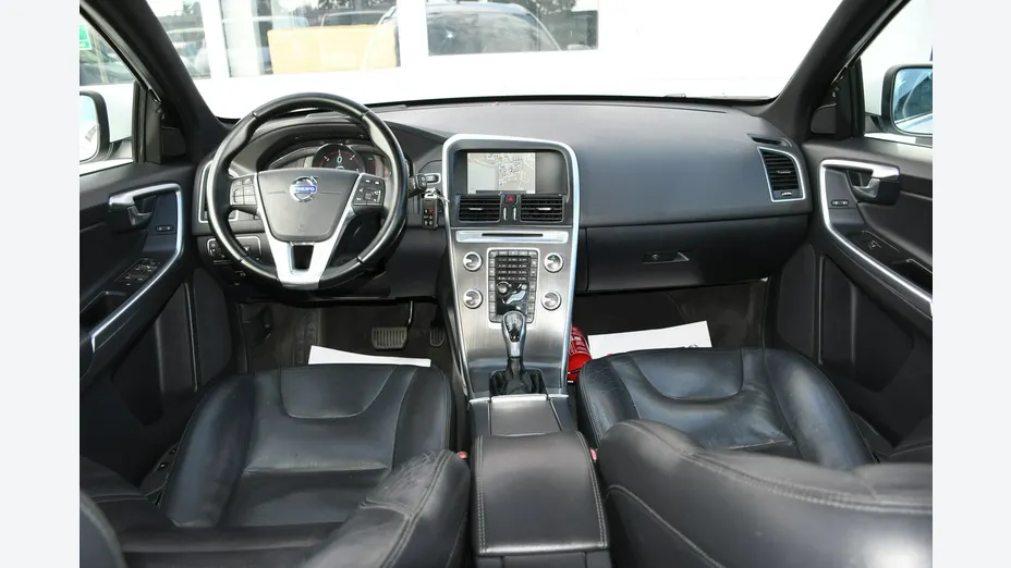VOLVO XC60 -