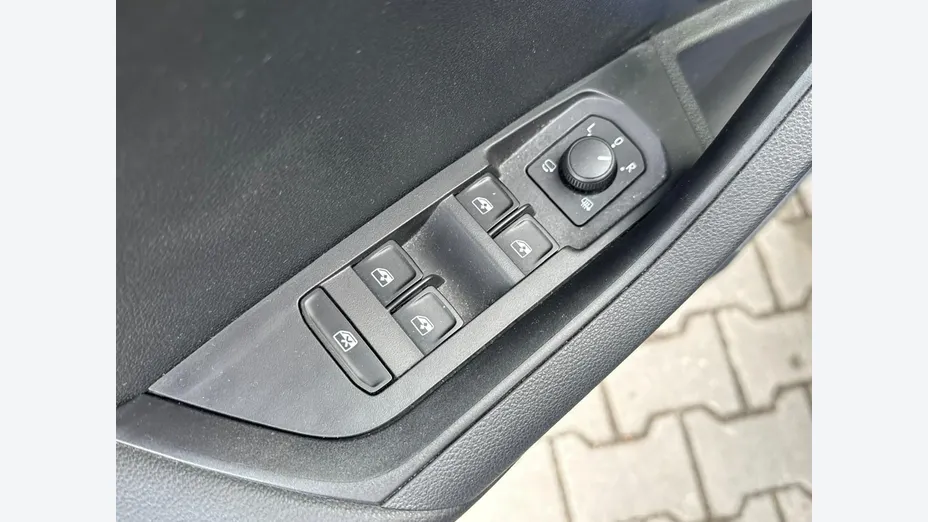SKODA Karoq -
