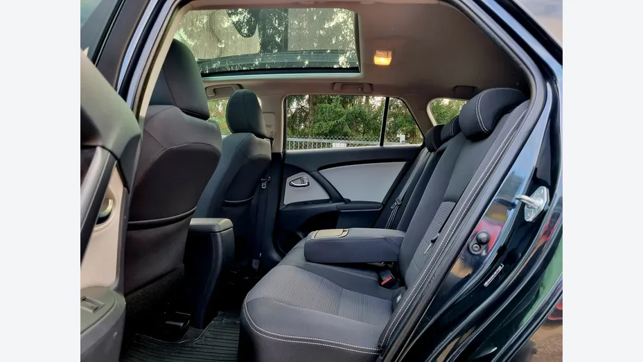 TOYOTA Avensis -