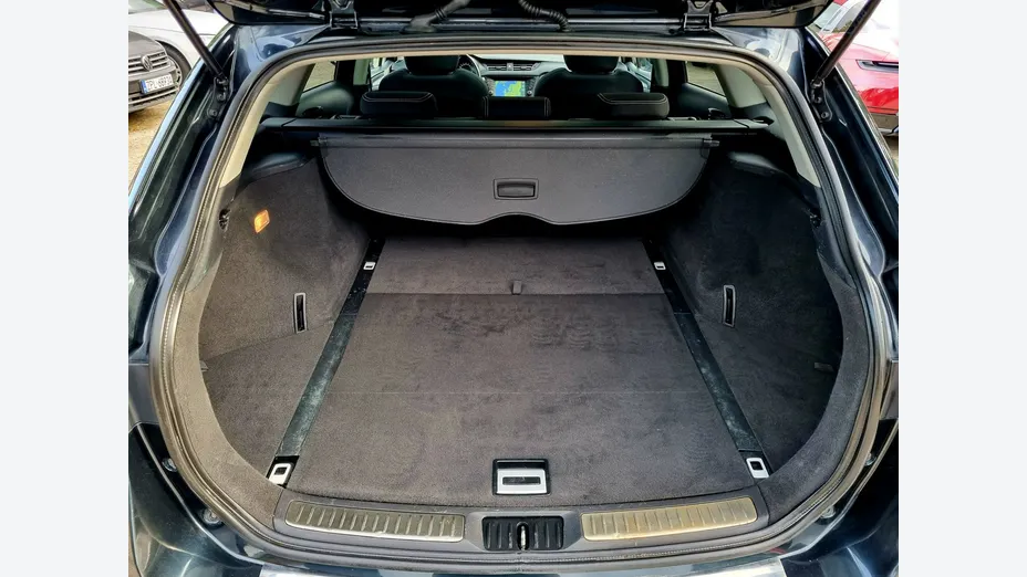 TOYOTA Avensis -