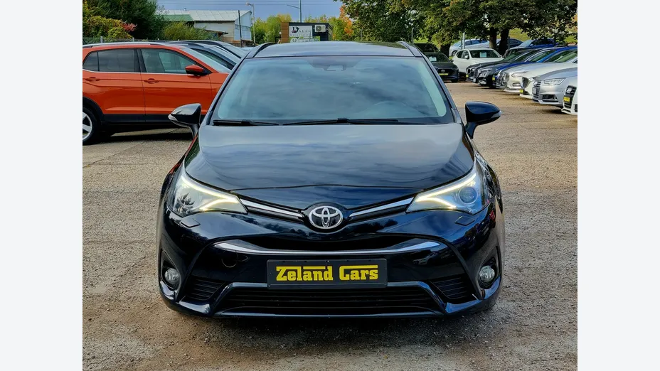 TOYOTA Avensis -