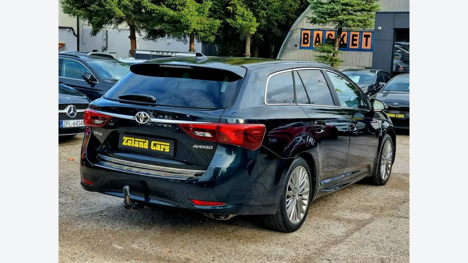TOYOTA Avensis -