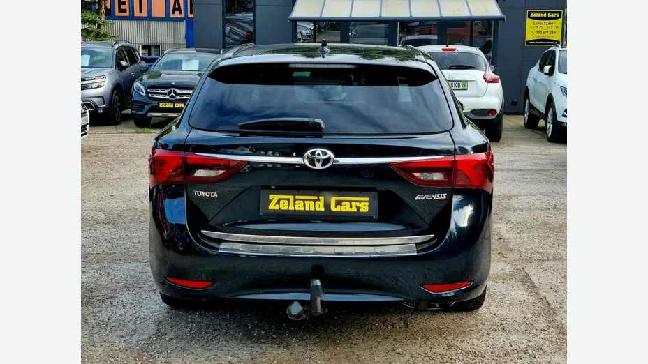 TOYOTA Avensis -