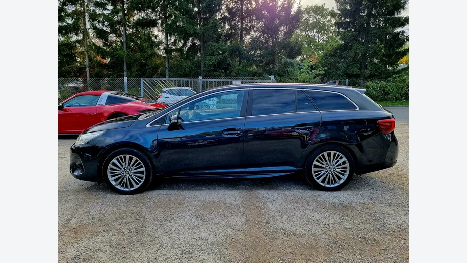 TOYOTA Avensis -