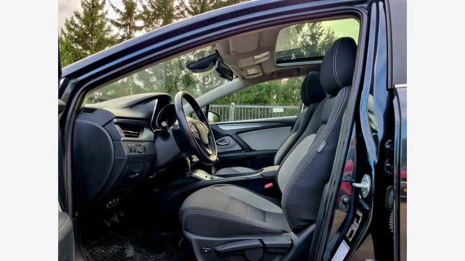 TOYOTA Avensis -