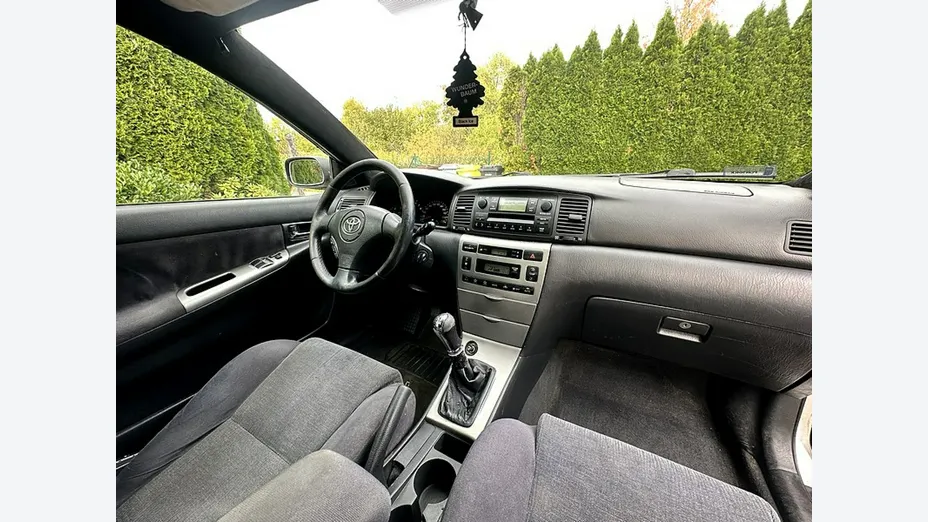 TOYOTA Corolla -
