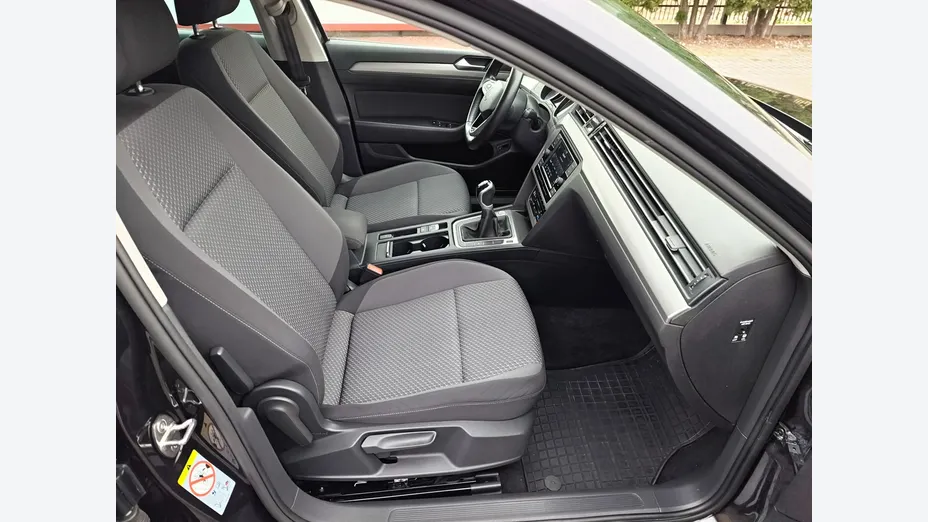 VOLKSWAGEN Passat -