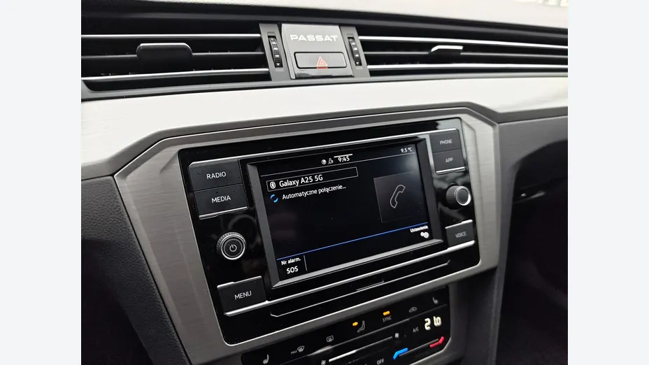 VOLKSWAGEN Passat -