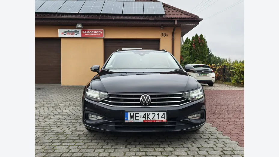 VOLKSWAGEN Passat -