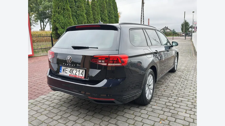 VOLKSWAGEN Passat -