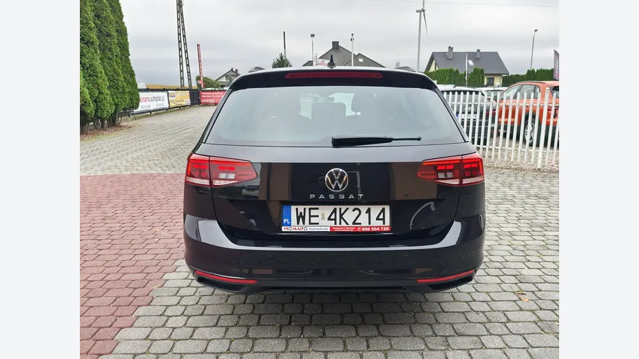 VOLKSWAGEN Passat -