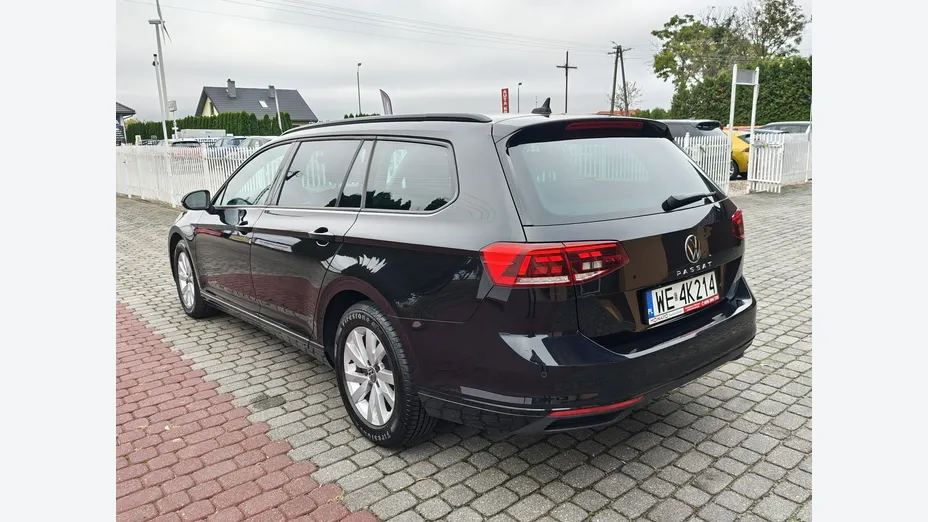 VOLKSWAGEN Passat -