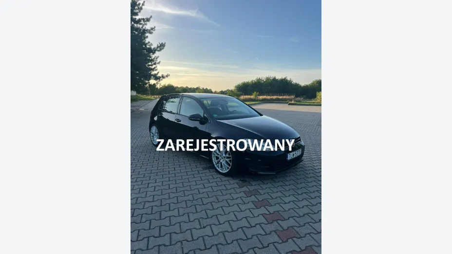 VOLKSWAGEN Golf -