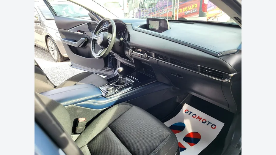 MAZDA CX-30 -