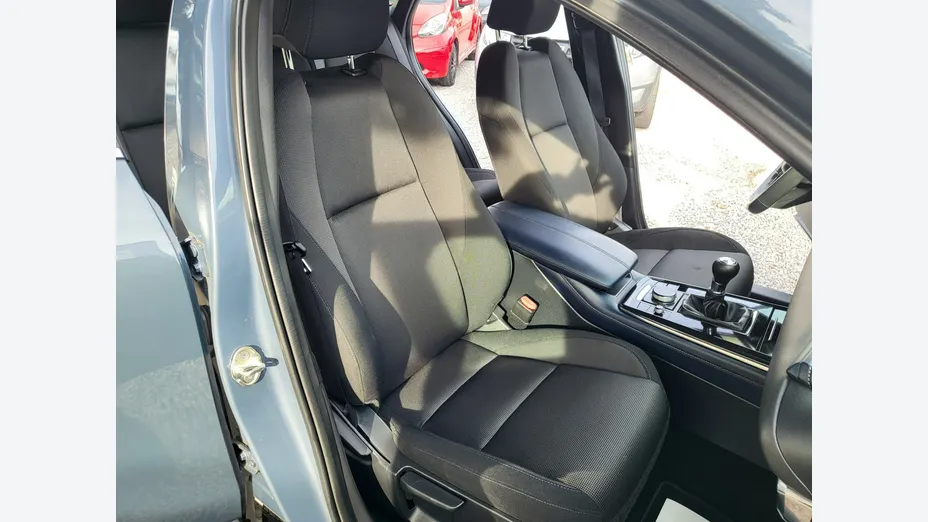 MAZDA CX-30 -