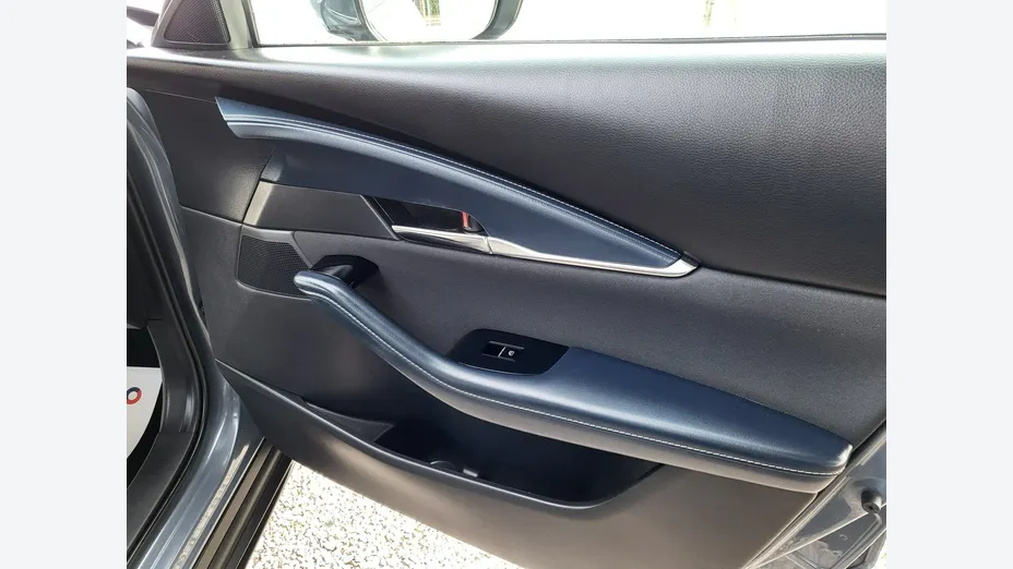 MAZDA CX-30 -