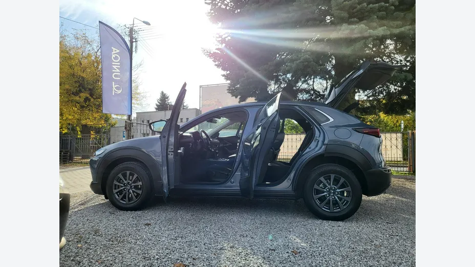 MAZDA CX-30 -