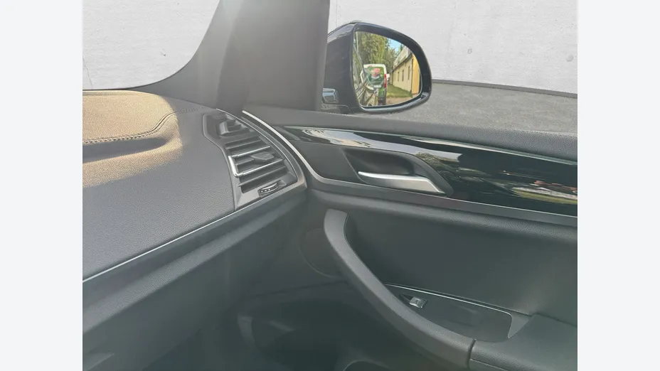 BMW iX3 -