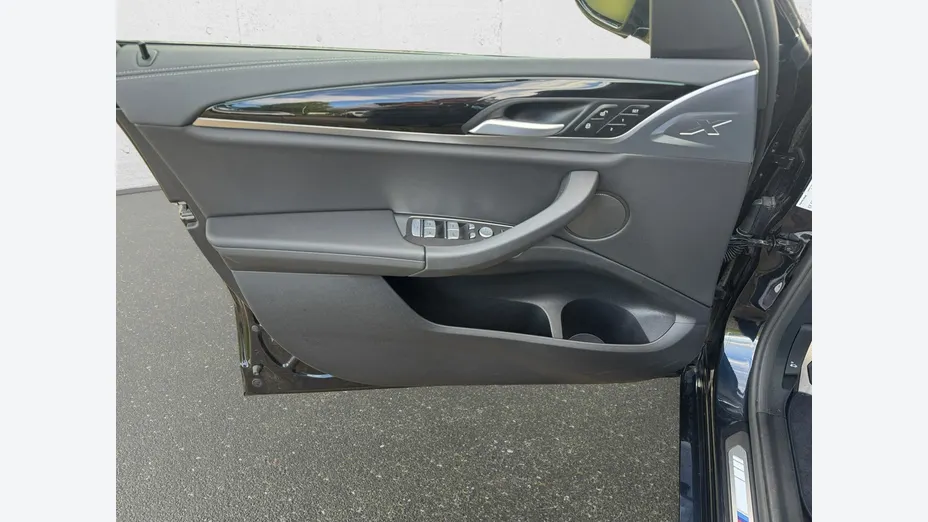 BMW iX3 -