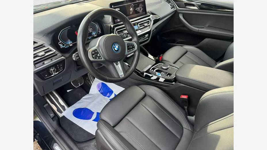 BMW iX3 -