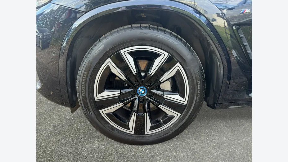 BMW iX3 -