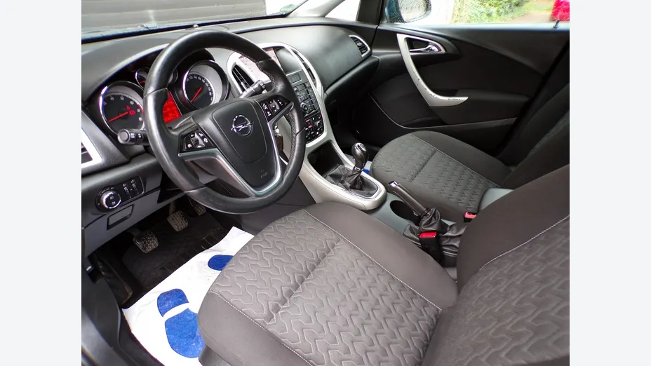 OPEL Astra -