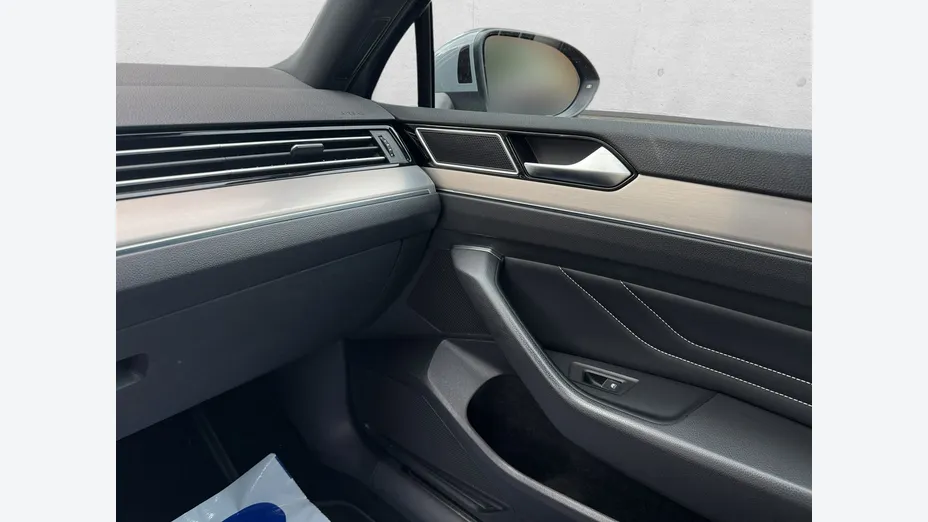 VOLKSWAGEN Passat -