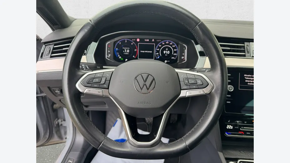 VOLKSWAGEN Passat -