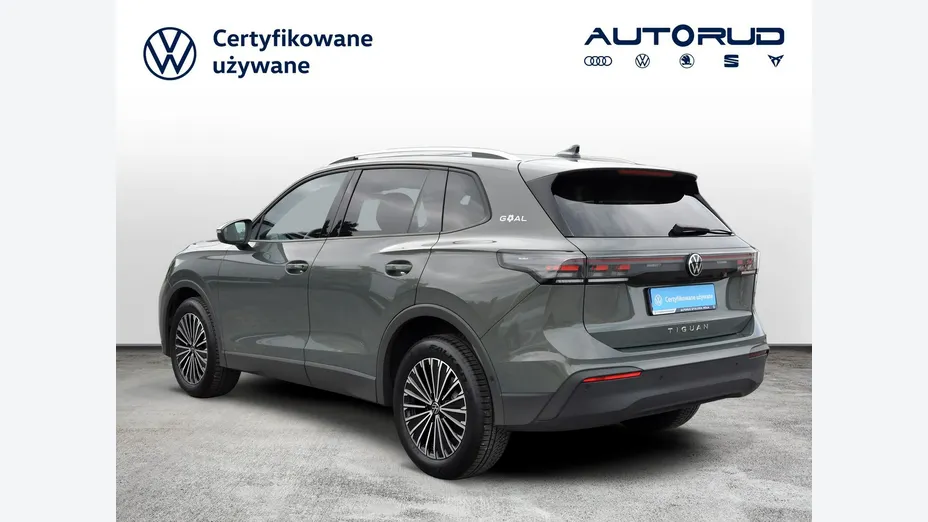 VOLKSWAGEN Tiguan -