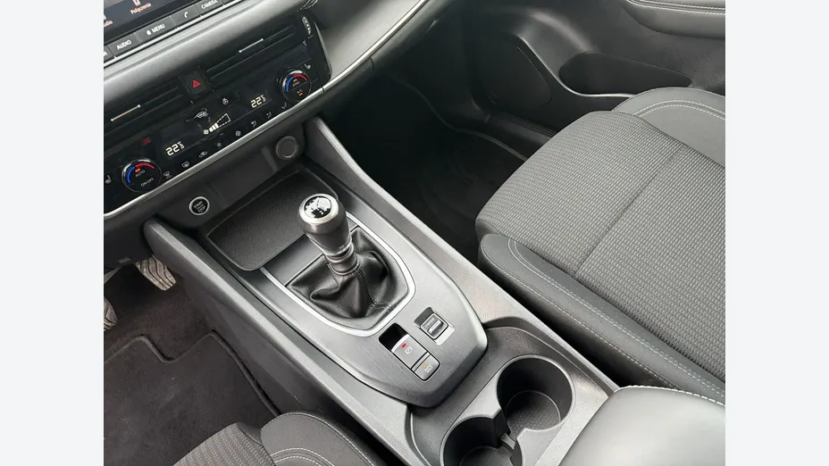 NISSAN Qashqai -