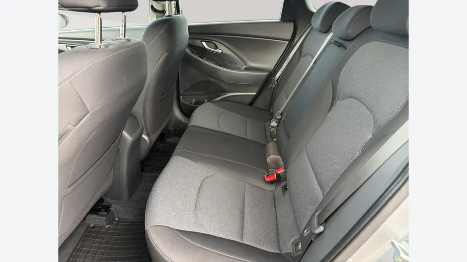 HYUNDAI i30 -