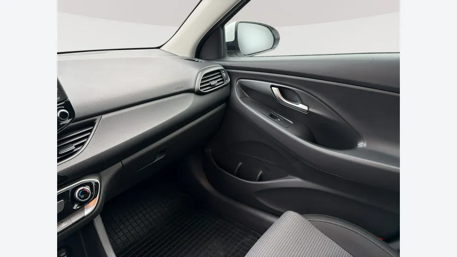 HYUNDAI i30 -