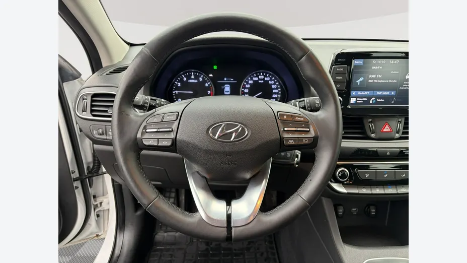 HYUNDAI i30 -