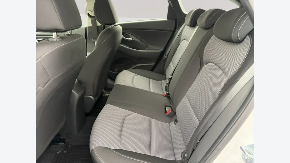 HYUNDAI i30 -