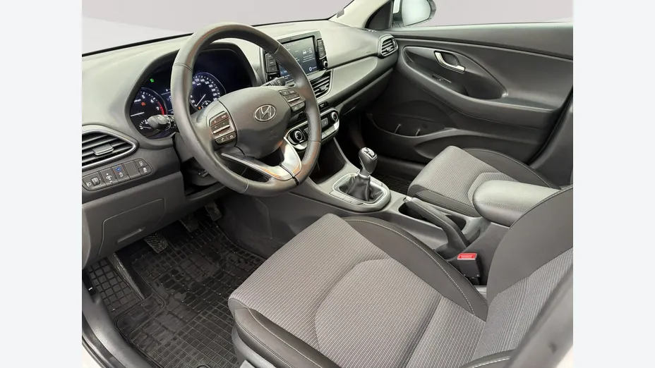 HYUNDAI i30 -