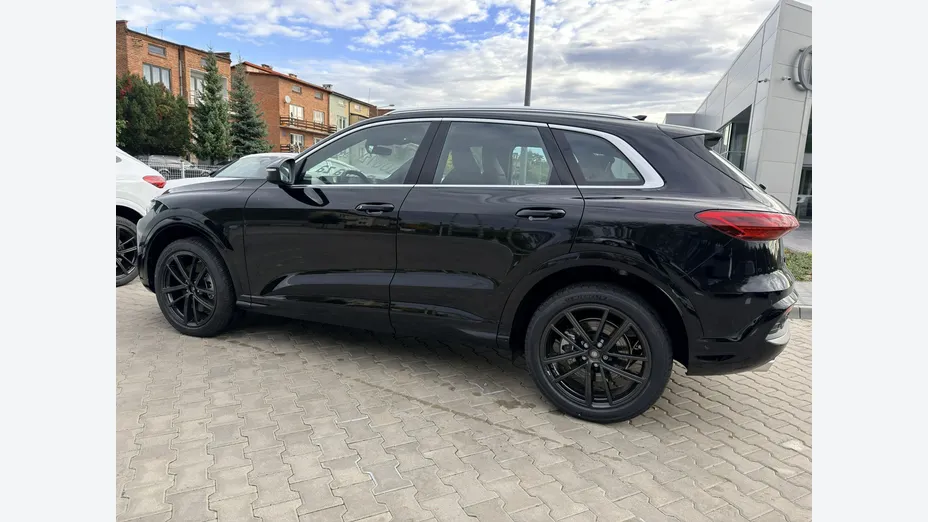 AUDI Q5 -