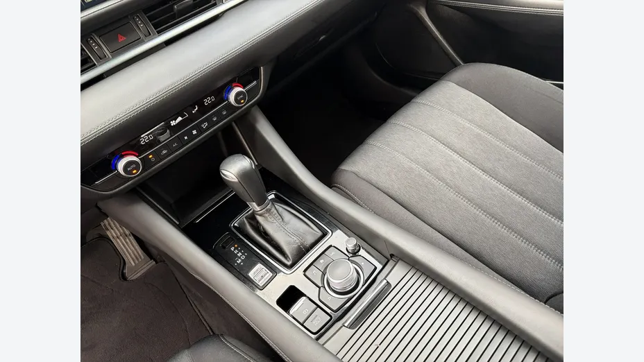MAZDA 6 -