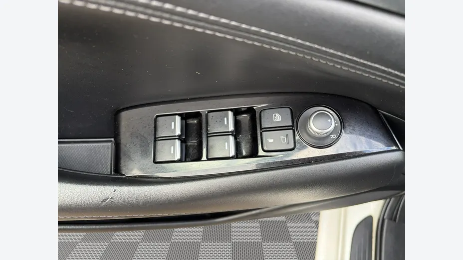 MAZDA 6 -