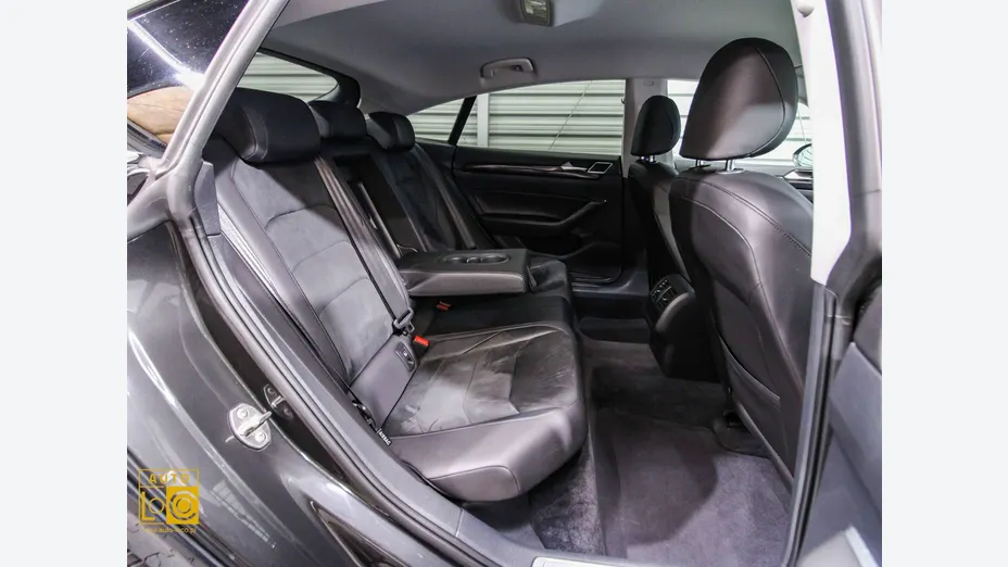 VOLKSWAGEN Arteon -